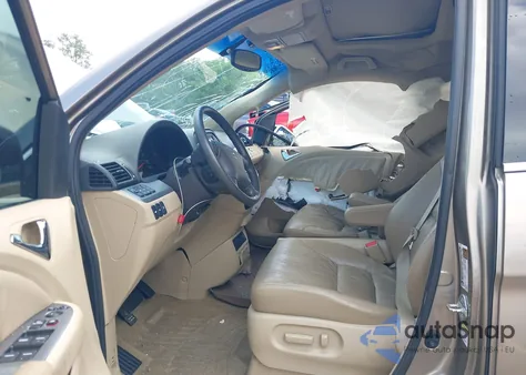 2008 Honda Odyssey Touring z USA, uszkodzony, nr VIN 5FNRL38858B097302